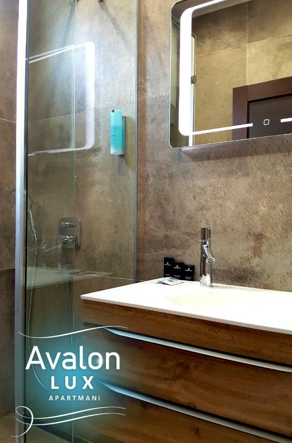 Avalon Lux Apartment Novi Sad
